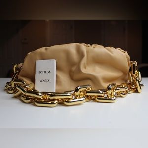 Bottega Veneta Beige "The chain pouch"